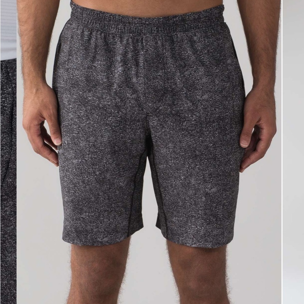Lululemon Pace Breaker Short 9"
Pinweave Alpine White Black